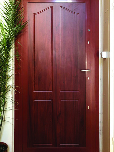 Klasszikus stilusu Nivo Standard biztonsagi ajto M8 marasmintaval Redwood szinben