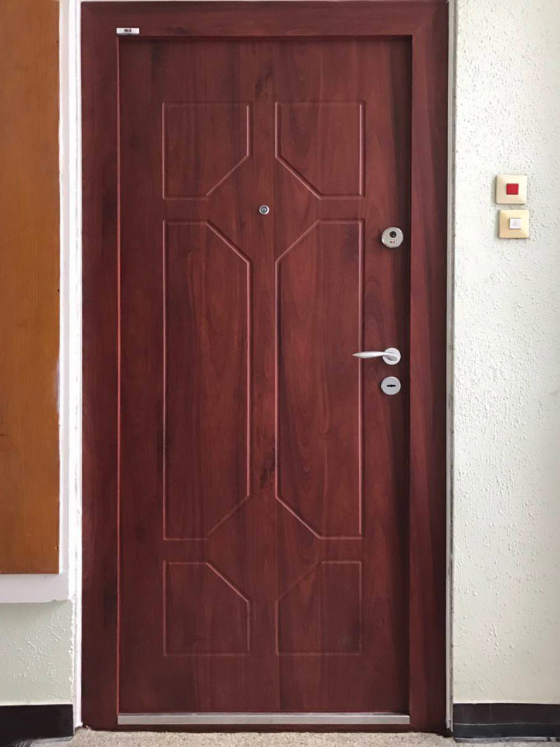 Gondmentes ajtóhasználat – biztonsági ajtó készítése