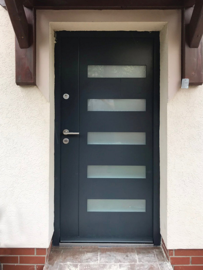 Az otthon védelmében – biztonsági bejárati ajtó beépítése