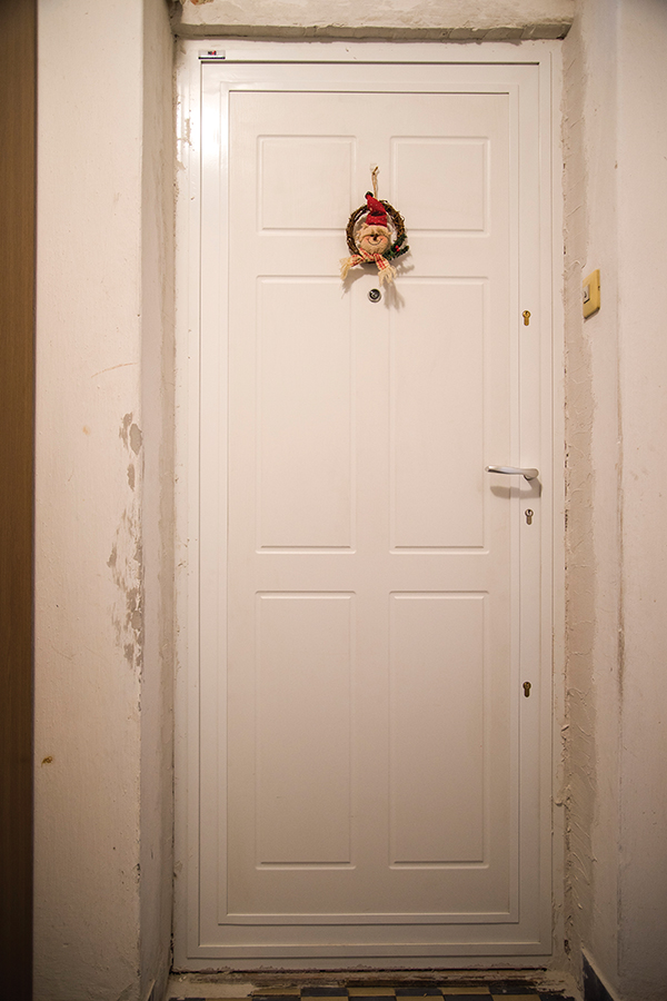 Nívó biztonsági ajtó Referencia - M6